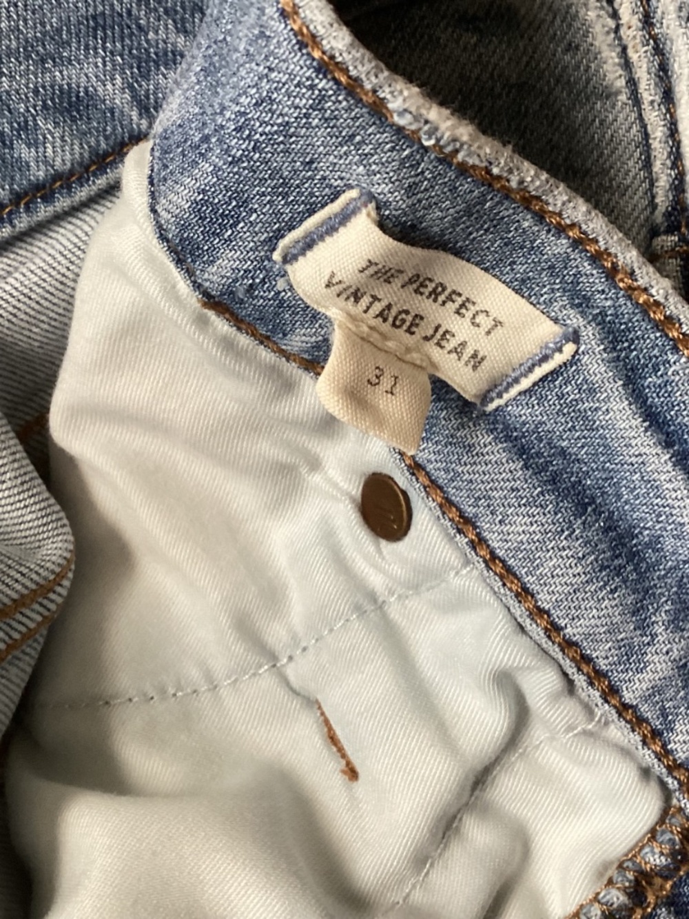 Madewell 31 perfect vintage jeans.,just broken in - Picture 6 of 7